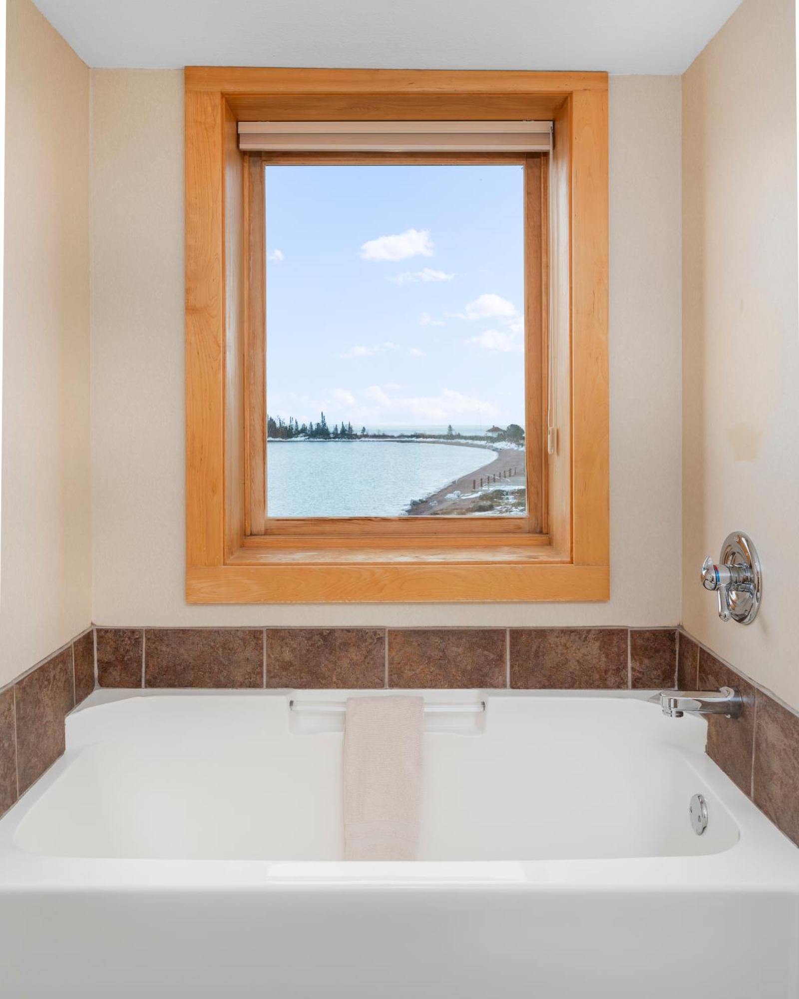 East Bay Suites Grand Marais Exteriér fotografie