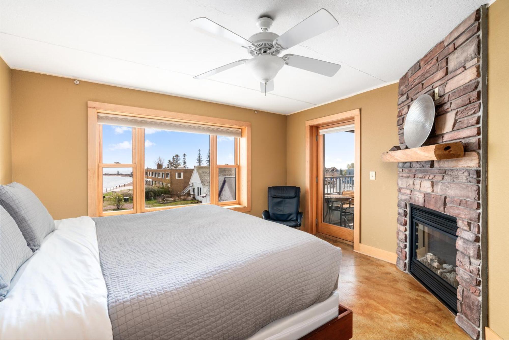 East Bay Suites Grand Marais Exteriér fotografie